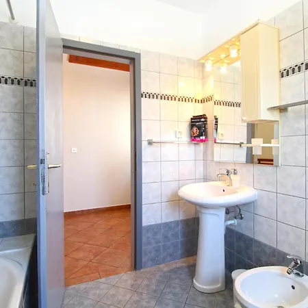 House Orbanin 1092 * Pula