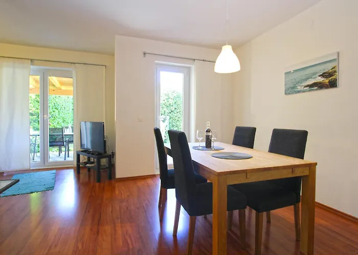 בית נופש House Orbanin 1092 פולה