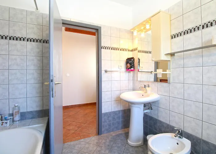 House Orbanin 1092 * פולה