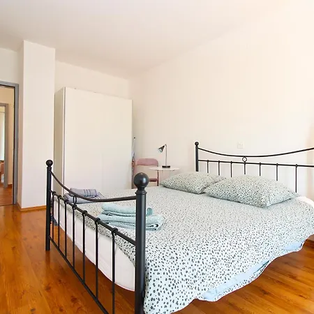 House Orbanin 1092 * 普拉