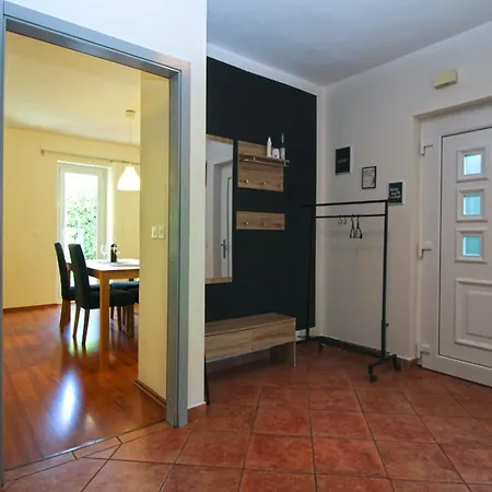 House Orbanin 1092 度假居 普拉